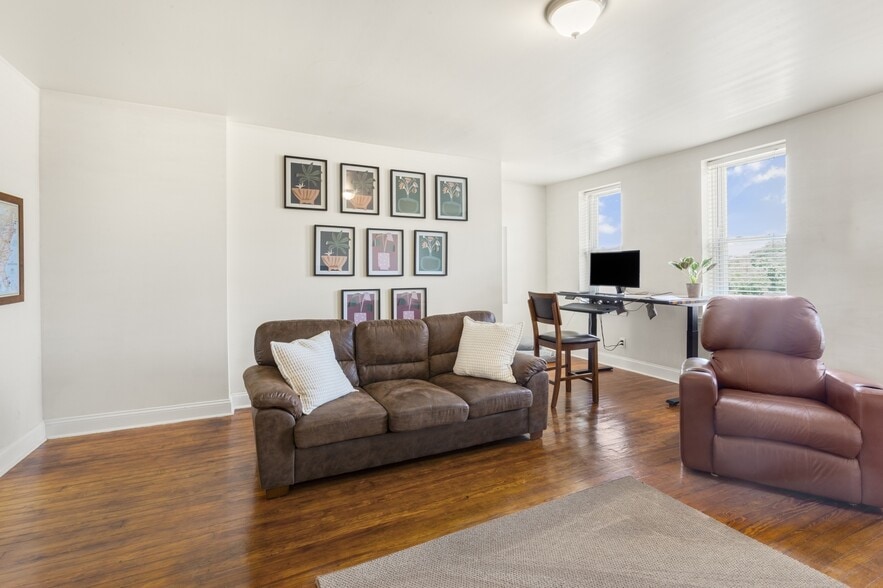 More Photos Of 4014 Market St, Philadelphia Storefront Retail Residential For Sale