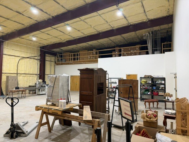 More Photos Of 107 Industrial Park Dr, Forsyth Industrial For Lease