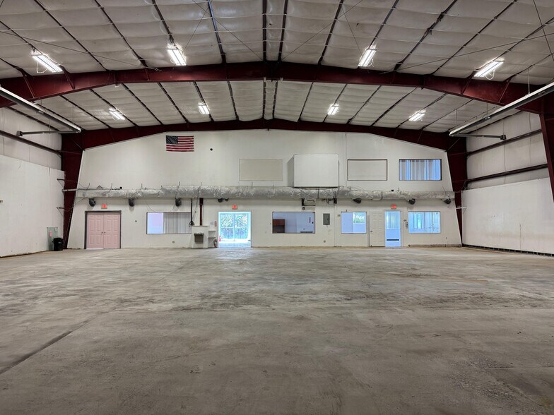 More Photos Of 2430 NY-32, New Windsor Warehouse For Lease