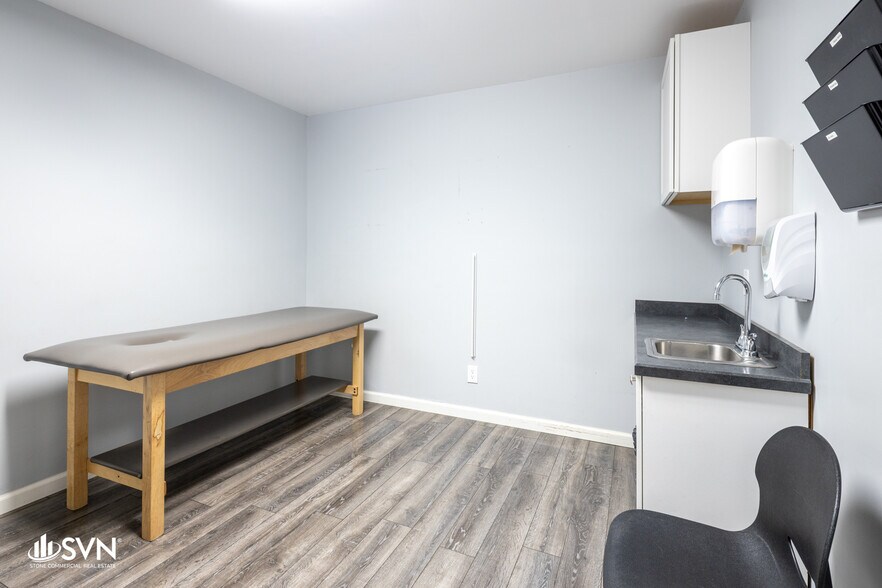 More Photos Of 1606 US Highway 27 N, Cynthiana Office For Sale