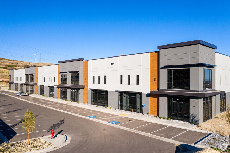 More Photos Of 16361 S Bringhurst Blvd, Bluffdale Unknown For Lease