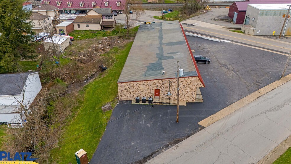 More Photos Of 125 E Taggart St, East Palestine Freestanding For Lease