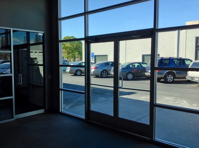 More Photos Of 4019 Transport St, Palo Alto Warehouse For Lease