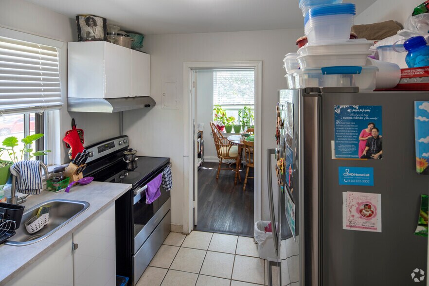 More Photos Of 27 Hotspur Rd, Toronto Apartments For Sale