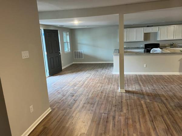 More Photos Of 409 W Main St, Whitesboro Apartments For Lease