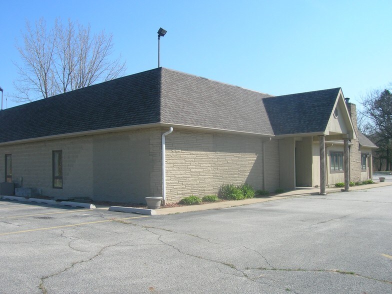 More Photos Of 597 Us-30, Valparaiso Auto Dealership For Sale