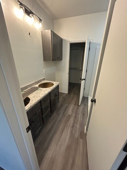 More Photos Of 615 W Moore St, Enid Multifamily For Sale