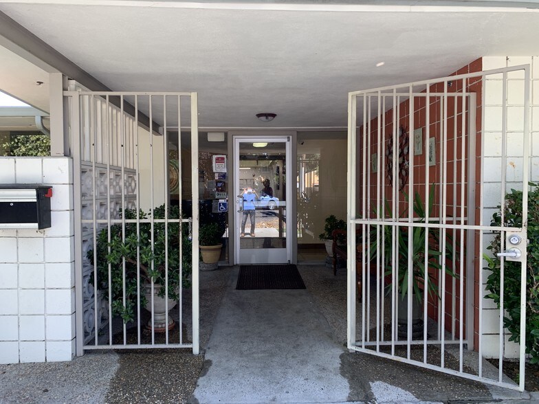 More Photos Of 303 N 15th St, San Jose Medical For Sale