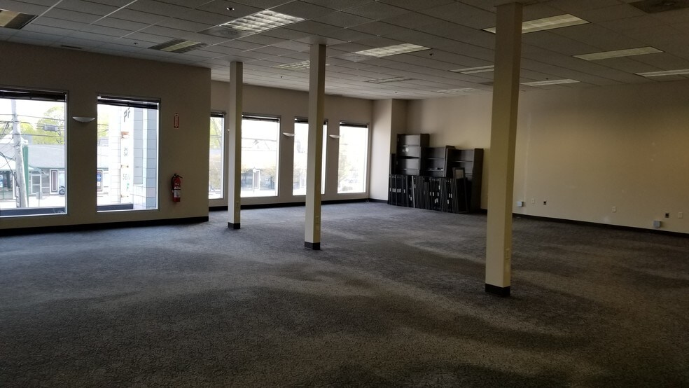 More Photos Of 303 Worcester Rd, Framingham Unknown For Lease