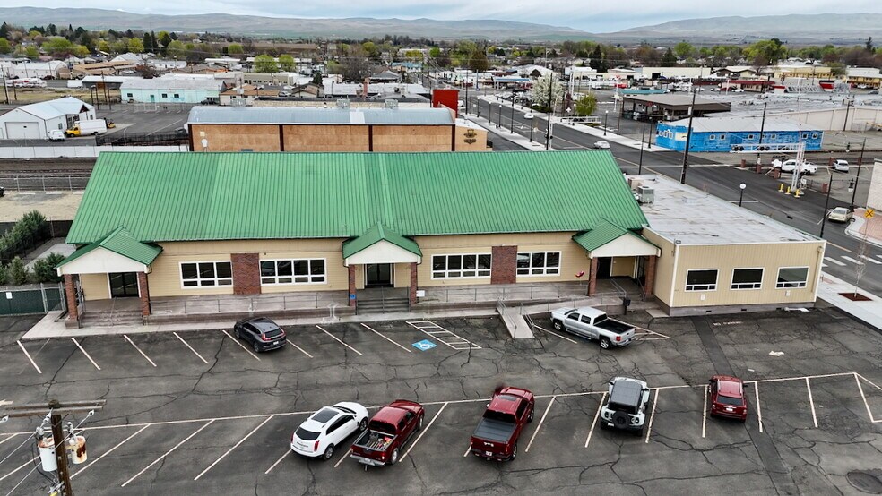 More Photos Of 105 S 6th St, Sunnyside Loft Creative Space For Lease