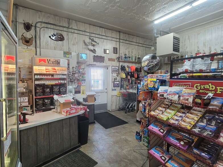 More Photos Of 153 Main St, Bowlus Convenience Store For Sale