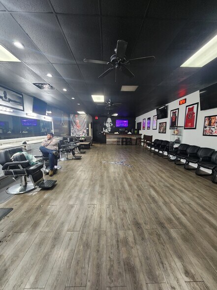 More Photos Of 1625 Cecil Ave, Delano Freestanding For Lease