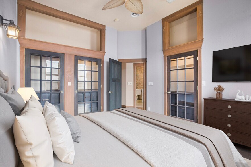 More Photos Of 217 W Main St, Freeport Office Residential For Sale