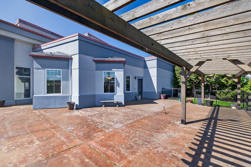 More Photos Of 1650 W Bakerview Rd, Bellingham Restaurant For Sale