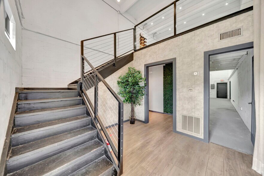 More Photos Of 67 NW 166th St, North Miami Beach Warehouse For Sale