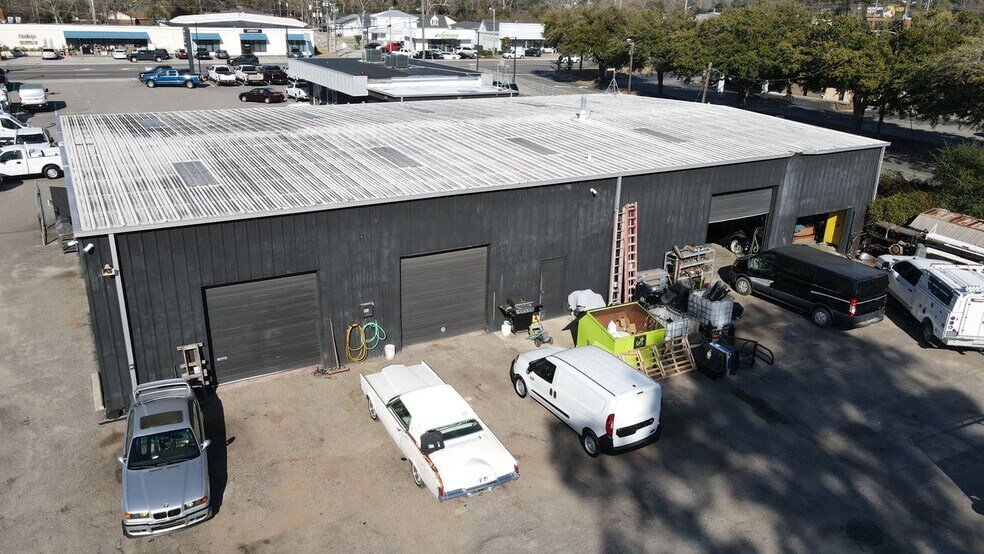 More Photos Of 3412 Market St, Wilmington Auto Repair For Sale