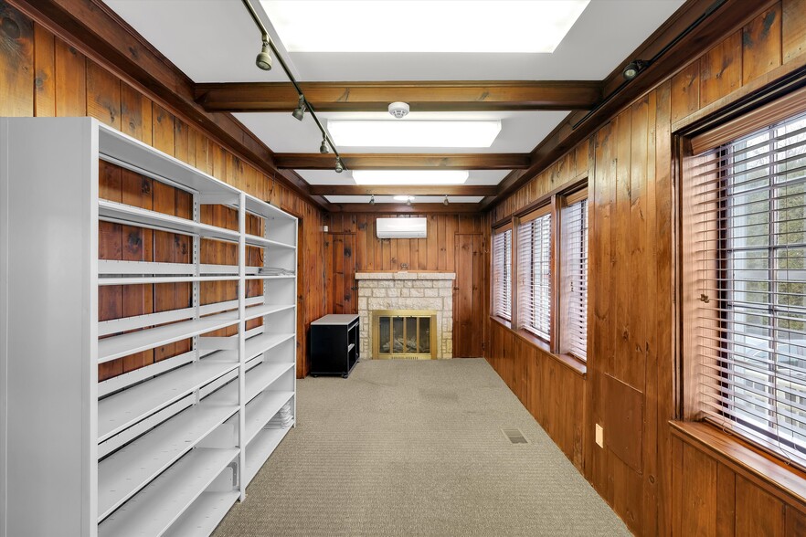 More Photos Of 3208 College Dr, Louisville Office Residential For Lease