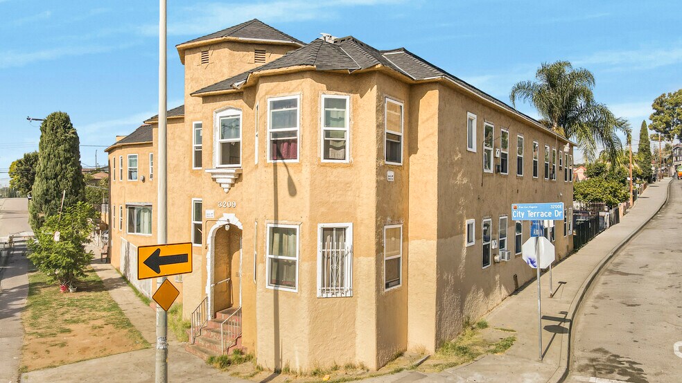 More Photos Of 3209 Dobinson St, Los Angeles Apartments For Sale