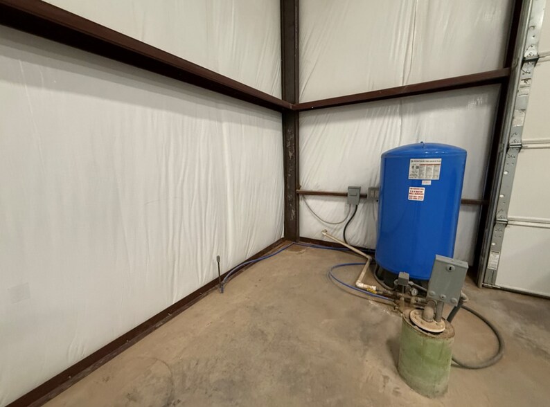 More Photos Of 8011 E County Road 90, Midland Warehouse For Lease