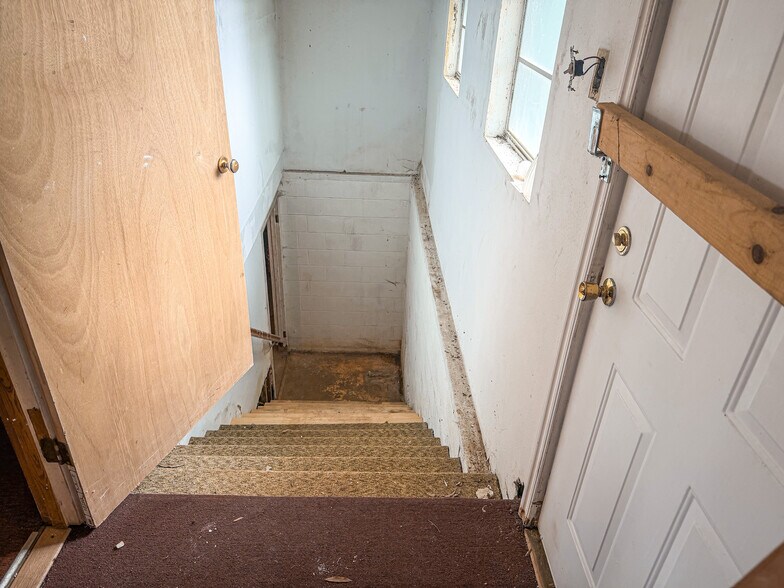 More Photos Of 1107 Spring St, Hot Springs Flex For Sale