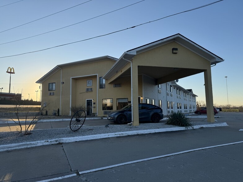 Primary Photo Of 420 Americana Rd, Boonville Hotel For Sale