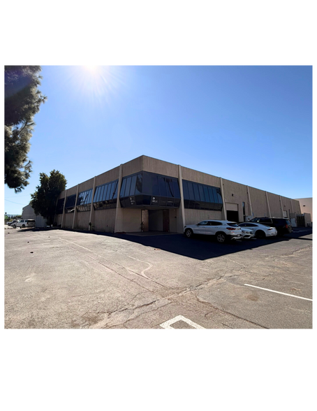 More Photos Of 7931 Deering Ave, Canoga Park Service For Sale