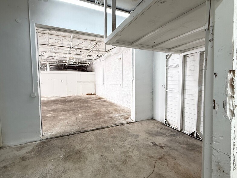 More Photos Of 14020 NW 19th Ave, Miami Warehouse For Sale