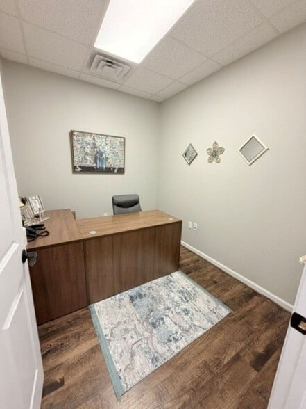 More Photos Of 15243 Forest Rd, Forest Office For Lease