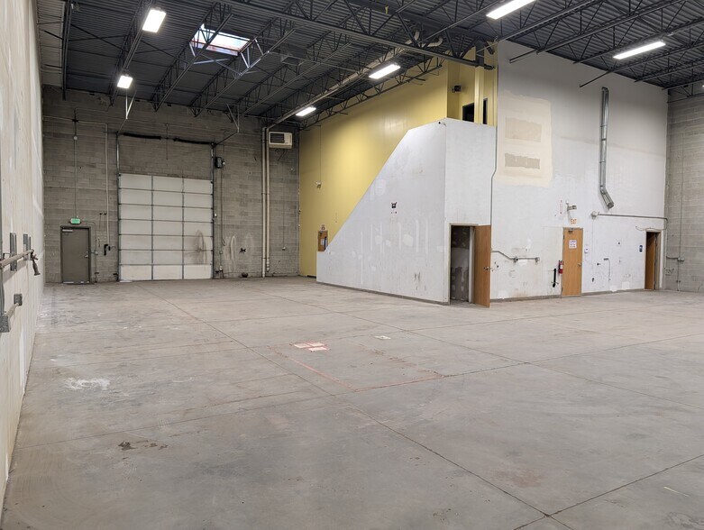 More Photos Of 4694-4696 S 200 W, Salt Lake City Light Manufacturing For Lease