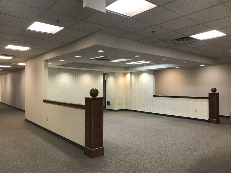 400 Westage Business Center Dr, Fishkill, NY 12524 Office For Lease