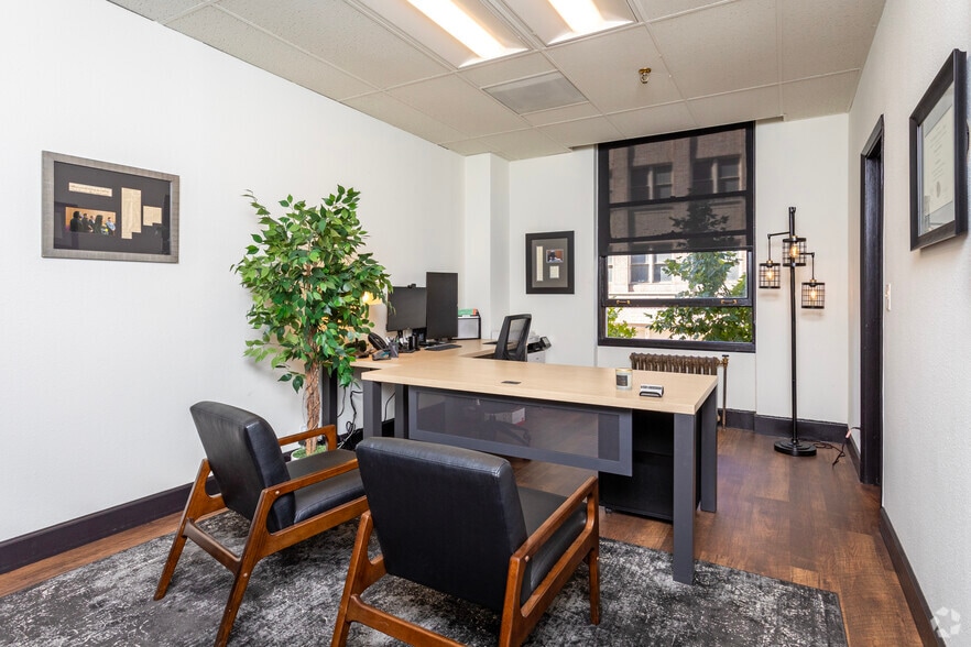 More Photos Of 2014 Tulare St, Fresno Office For Lease