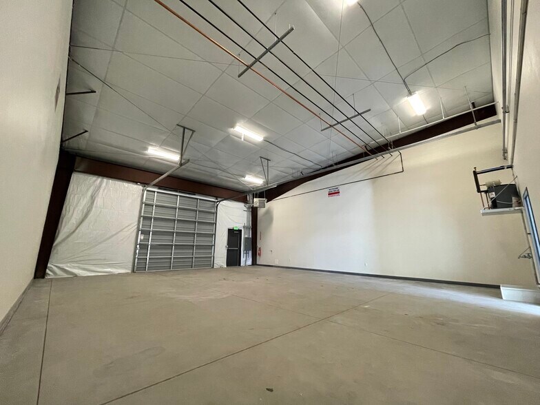 More Photos Of 4320 Barnes Rd, Colorado Springs Light Distribution For Lease