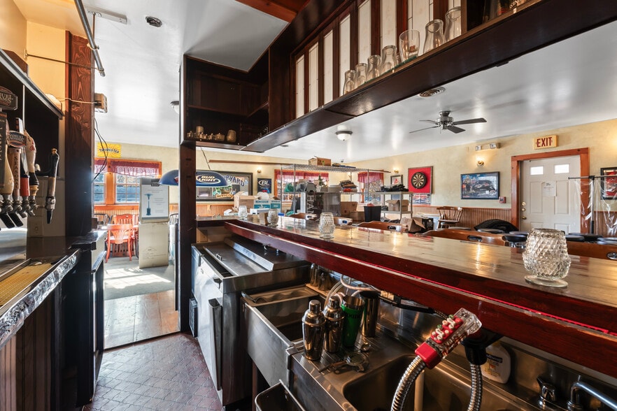 More Photos Of 52 Post Rd, Wells Restaurant For Sale