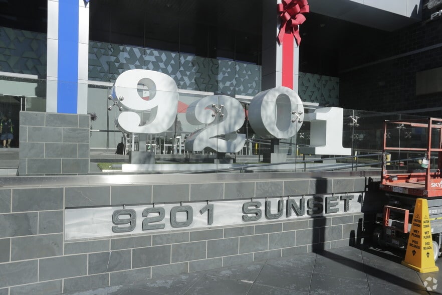 More Photos Of 9201 W Sunset Blvd, West Hollywood Medical For Lease