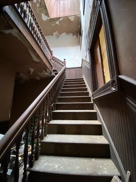 More Photos Of 226 6th St, Augusta Freestanding For Sale