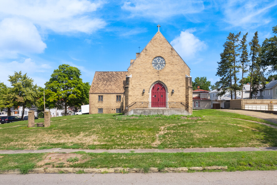 Primary Photo Of 212 Federal Ave NE, Massillon Religious Facility For Sale