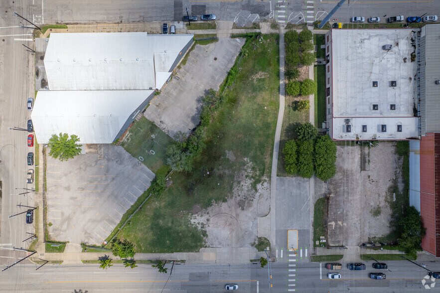 More Photos Of 815 Emancipation Ave, Houston Industrial For Sale