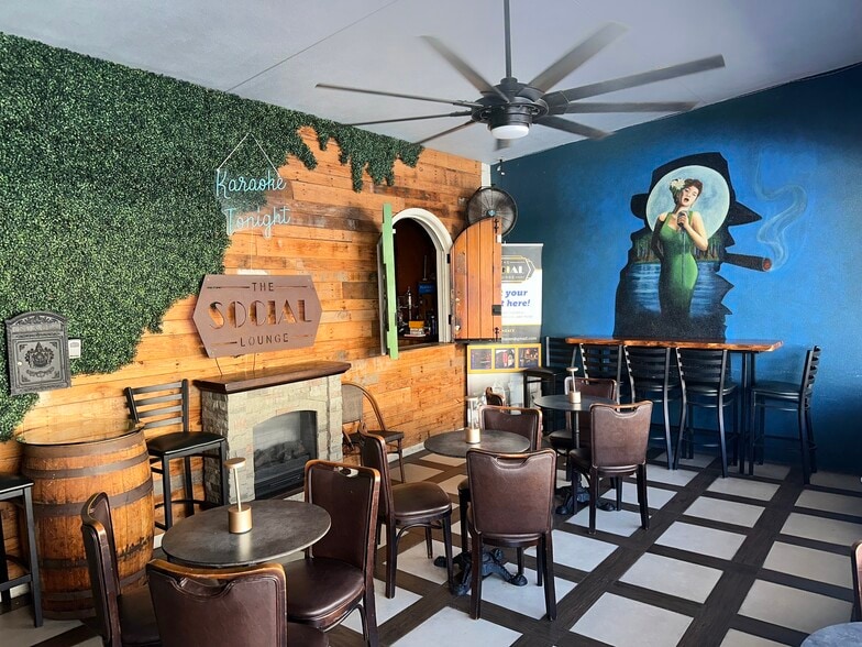More Photos Of 356-358 3rd St NW, Winter Haven Storefront For Sale