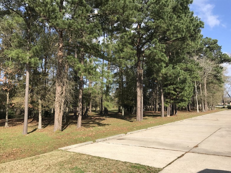 More Photos Of 3560 Delaware St, Beaumont Medical For Sale