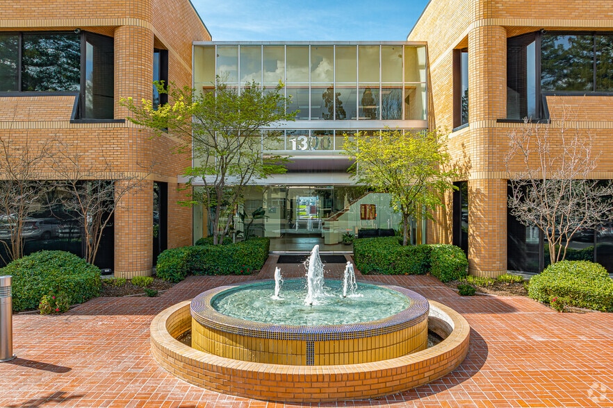 More Photos Of 1300 National Dr, Sacramento Office For Lease