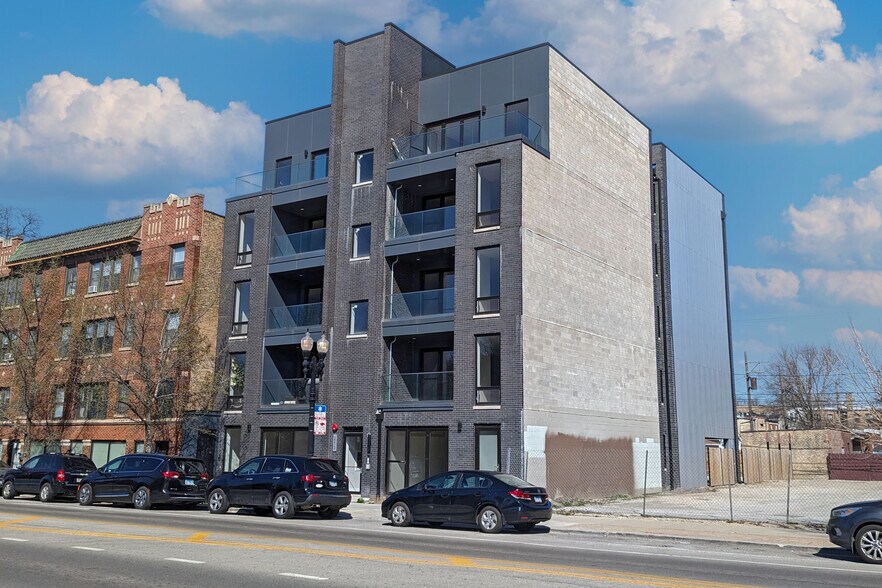 More Photos Of 2212 W Lawrence Ave, Chicago Apartments For Sale