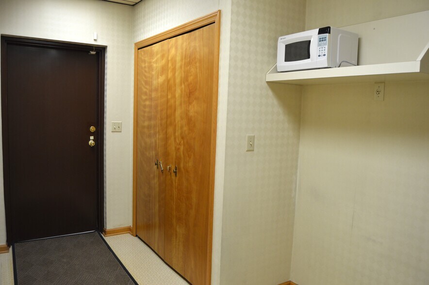 More Photos Of 603 1st Street Ext, Apollo Medical For Sale