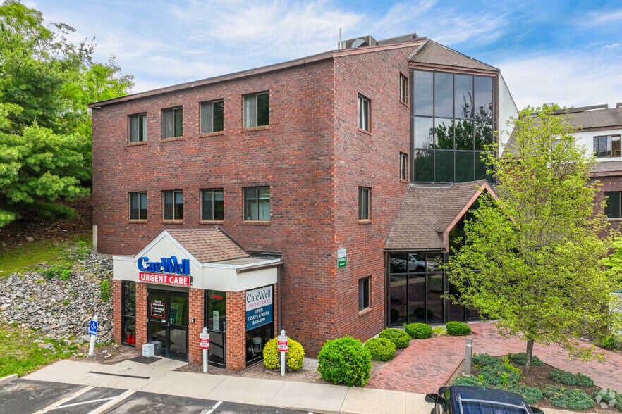 More Photos Of 535 Centerville Rd, Warwick Office For Lease