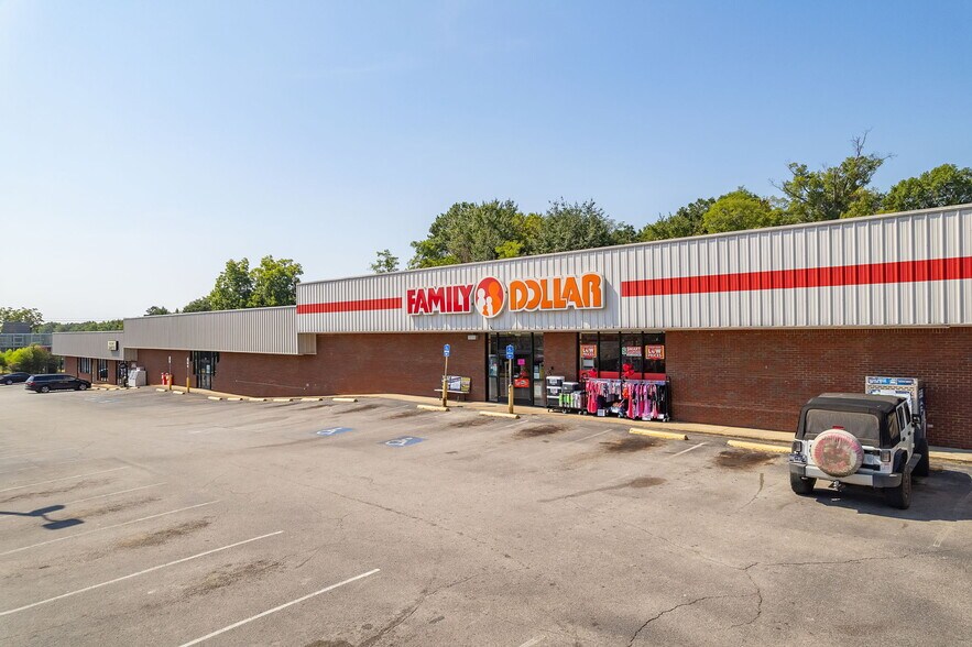 More Photos Of 121 Whitley Ave, Henderson Supermarket For Lease