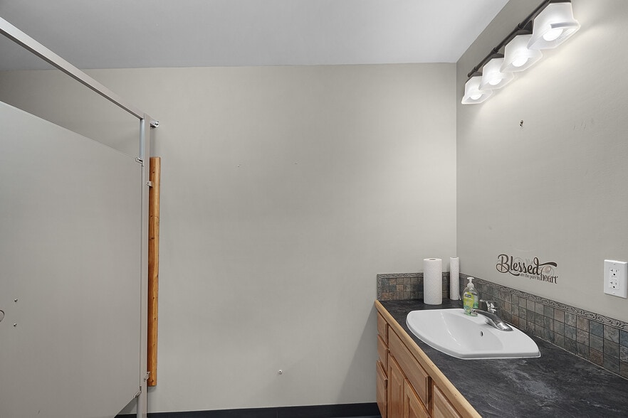 More Photos Of 4780 Cornfield Dr, Cedar Springs Freestanding For Sale