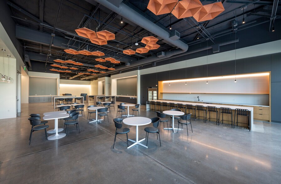 More Photos Of 150 Industrial Rd, San Carlos Flex For Sale