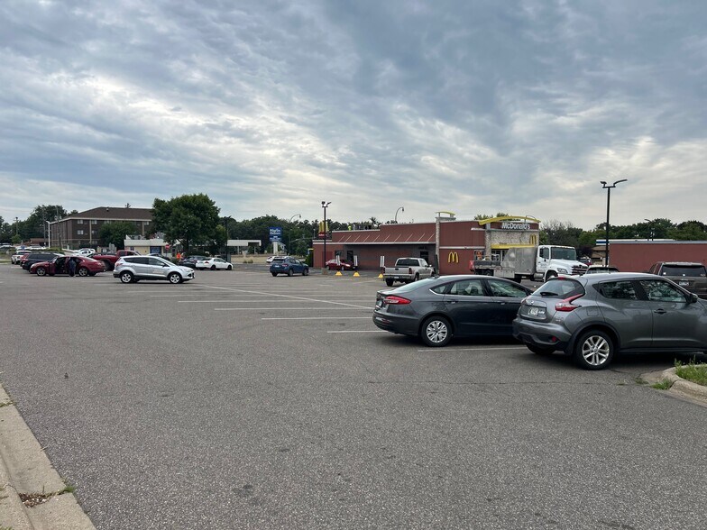 More Photos Of 4150-4154 W Broadway, Golden Valley Storefront For Sale