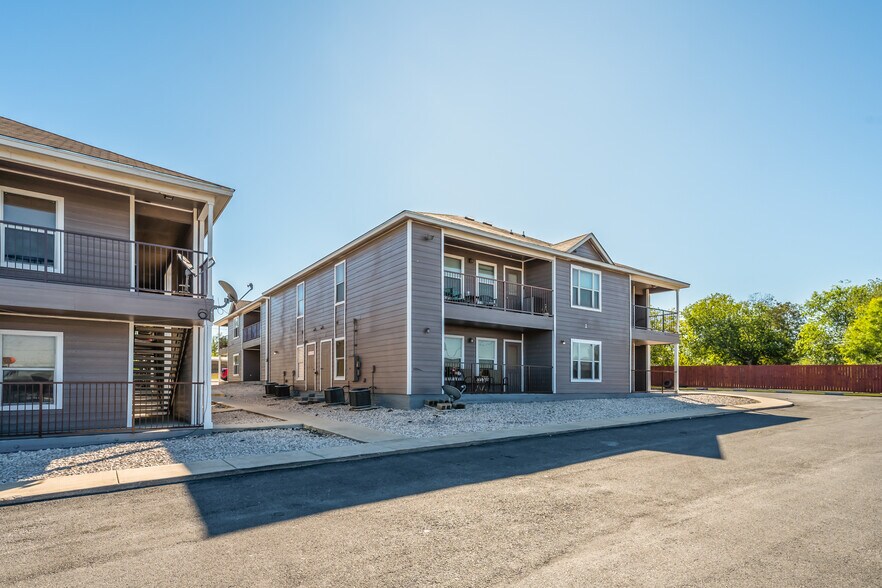 More Photos Of 516 S 9th St, Kenedy Apartments For Sale