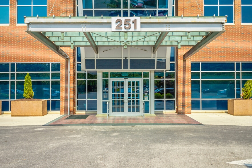 More Photos Of 251 N Lyerly St, Chattanooga Medical For Lease