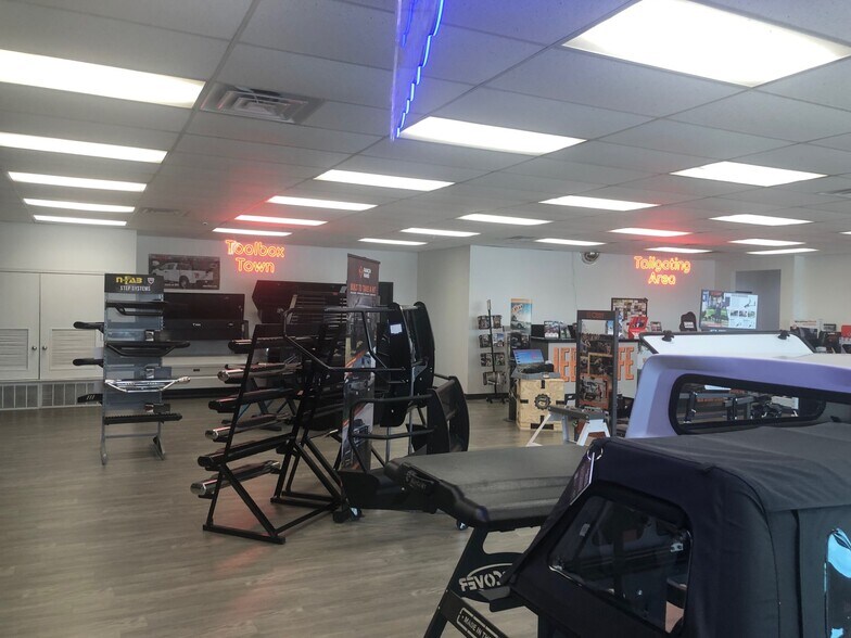 More Photos Of 4533 Waco Drive Dr, Waco Storefront For Sale